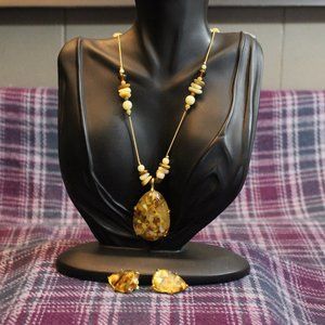 Vintage Gold-Fleck Lucite Necklace and Clip on Earring Set